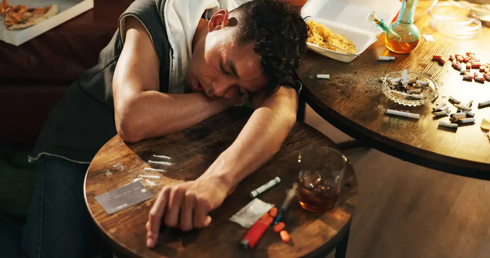 Early warning signs of substance abuse and addiction symptoms in teens and adults